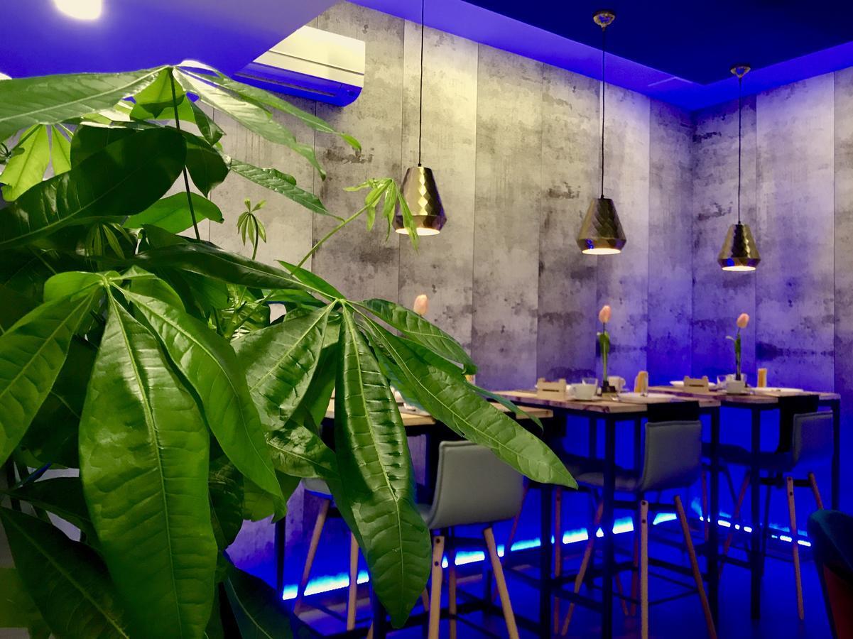 Bourbon House Couette-café